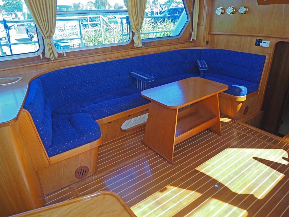 Salon, Innenausstattung